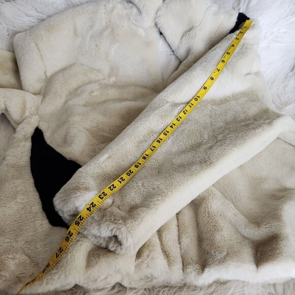 Nike Essentials Women's XL Big Swoosh Faux Fur Logo Full Zip Jacket - Picture 7 of 16